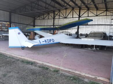 motoaliante sheibe sf25c economica (consumo meno di 8lt/h) autonomia 770km semplice e sicura pronta